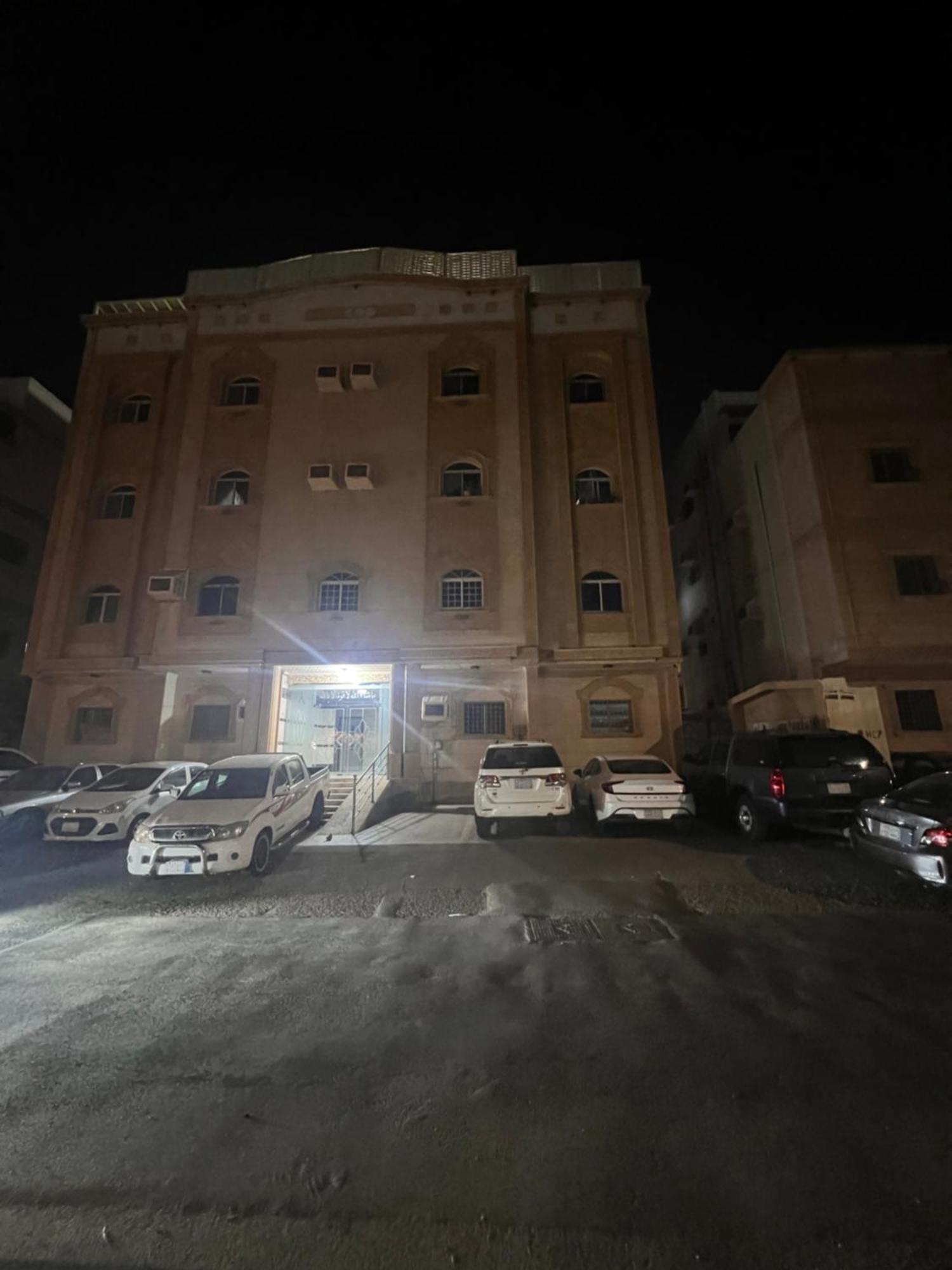 Apartment الغامدي 4 *